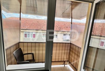 Apartament 3 camere de vanzare decomandat cu balcon zona Vasile Aaron - 12