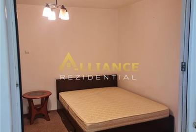 Garsonieră decomandată în Costin Georgian