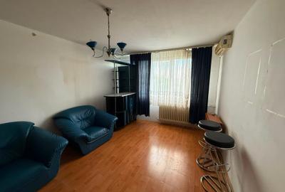 Apartament cu 3 camere decomandat în Drumul Taberei