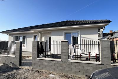 Individuala Utvin,4 Camere,2 Bai,Terasa Acoperita - 1