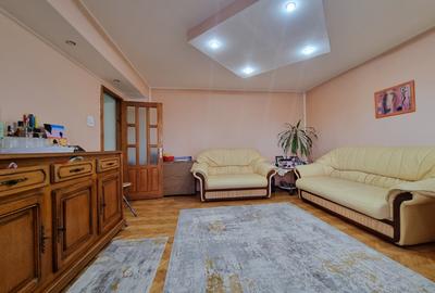 Apartament cu 3 camere decomandat, mobilat în Banca Națională