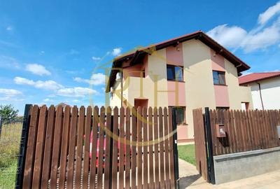 Duplex cu 4 camere în Dumbrăvița
