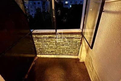 Garsonieră decomandată în Tudor