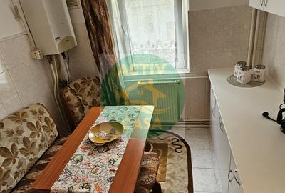 De inchiriat apartament 2 camere, etaj 1,zona Roman Voda - 8