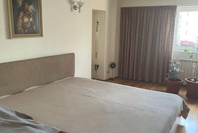 De vanzare Apartament 3 camere Matei Basarab, Calarasi, Central - 2