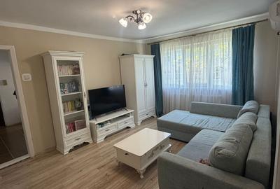 Apartament cu 3 camere semidecomandat în Circumvalațiunii