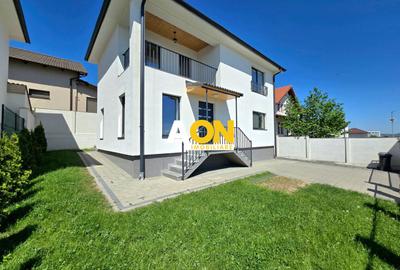 Casă individuală cu 3 camere în Cetate