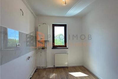 Apartament 2 camere cf 1 semidecomandat zona Crang - 5