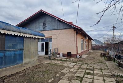 Se oferă spre vânzare / închiriere clădire cu spațiu comercial - 10
