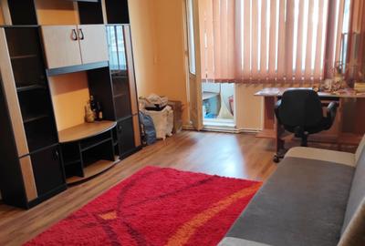 Apartament cu 2 camere, decomandat, AC, Alexandru cel Bun