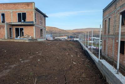 Casa individuala cu 4 camere , 120mp, 700mp teren, zona Mera - 11