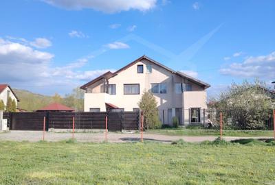 Duplex mobilat complet, ideal pentru credit, zona linistita langa padure si lac - 1