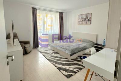 Garsonieră decomandată în Tractorul