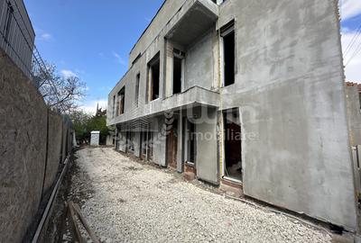 Doua unitati in duplex | 255mp utili | 260mp teren | Zona UMF - 1