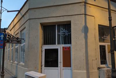 Cladire spatiu , restaurant , birouri - 12