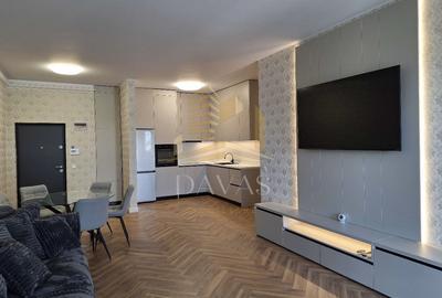 Apartament cu 3 camere semidecomandat, mobilat în Zorilor