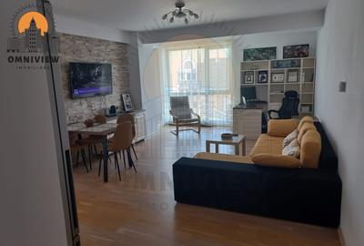 Apartament cu 3 camere decomandat, mobilat în Central