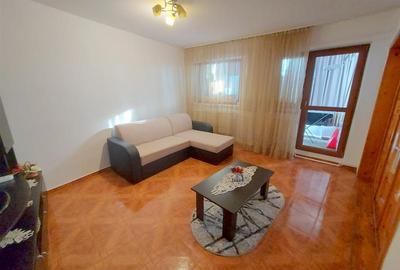 Apartament 3 camere decomandat, zona Mioritei - 1