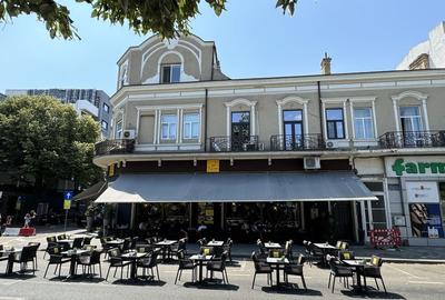 Apartament cu 8 camere decomandat în Central