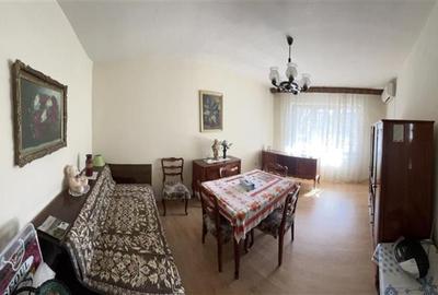 Vanzare Apartament 3 Camere Decomandat Piata Sudului-Tulnici - 1