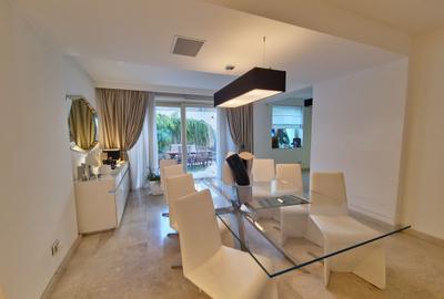 Vila deosebita  la un pas de mare mobilata si utilata - 57