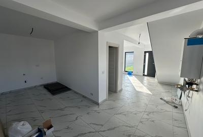Casă individuală cu 3 camere în Periferie