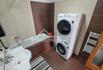 Apartament cu 2 camere+nisa de dormit, balcon, parcare, Str.Florilor - 17
