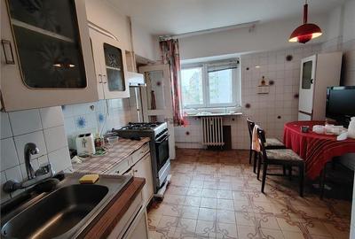 Apartament 3 camere zona Ion Mihalache cu Turda constructie 1984 - 3