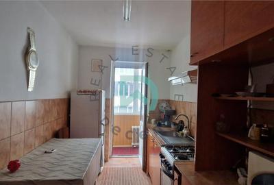 Apartament 3 camere Astra, decomandat, etaj intermediar,Calea Bucuresti - 15