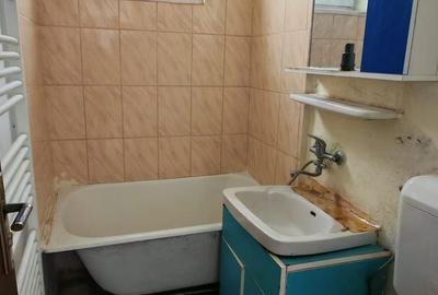 Apartament 2 camere,parter,semidecomandat,zona Coca Cola - 9