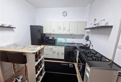Apartament cu 2 camere nedecomandat în Tractorul