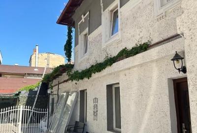 Victoriei-adiacent! imobil  P+2 - 1