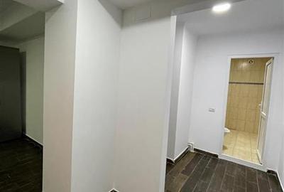 Spatiu comercial de vanzare  Zona E3 - 7