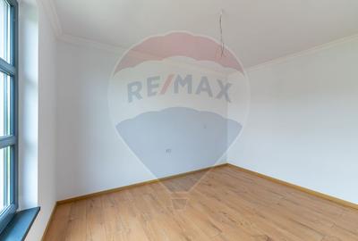 Casă elegantă și spațioasă – în complex privat, zona centrală Arad - 25