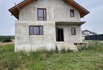 Casă individuală cu 5 camere în Sud-Vest