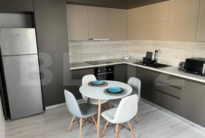 Apartament cu 3 camere semidecomandat, mobilat în Zorilor