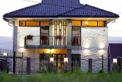 Casă individuală cu 5 camere în Sânnicoară