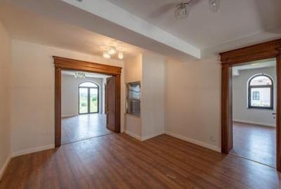 Sisesti-vila eleganta cu finisaje-lux,acces securizat,confort termic sporit,view - 10