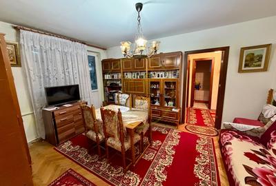 Apartament cu 3 camere semidecomandat, mobilat în Calea Severinului