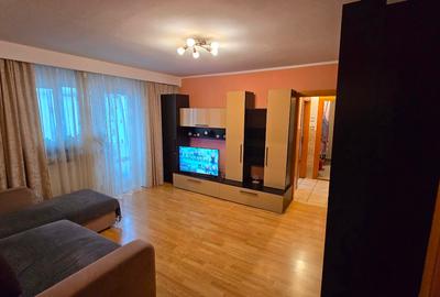 Apartament cu 2 camere semidecomandat, mobilat în Craiovița Nouă