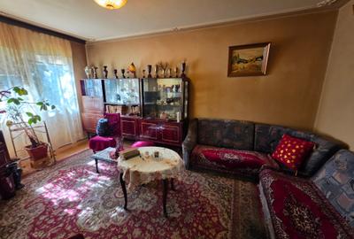 Vanzare apartament 3 camere Drumul Taberei etajul 1/4 decomandat 66 mp bloc 1977 - 2