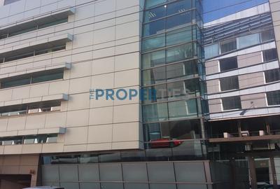 Birou, de 353 mp, în Romană