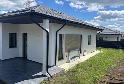 Casă individuală cu 4 camere în Horpaz
