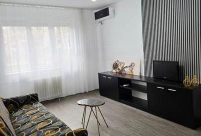 Apartament cu 3 camere decomandat, mobilat în Titan