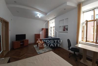 Garsonieră decomandată, mobilată în P-ța Unirii