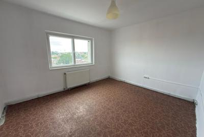 Apartament cu 2 camere decomandat în Cantacuzino