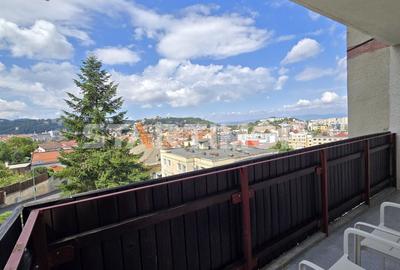 Apartament cu 2 camere decomandat, mobilat în Central