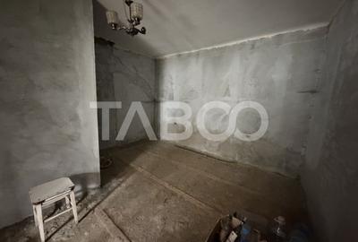Casa cu potential de investite 8 camere 392 mpu teren 5724 m Gura Vaii - 8