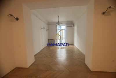Apartament cu 3 camere decomandat în P-ța Victoriei