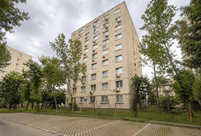 Apartament cu 4 camere decomandat în Teiul Doamnei